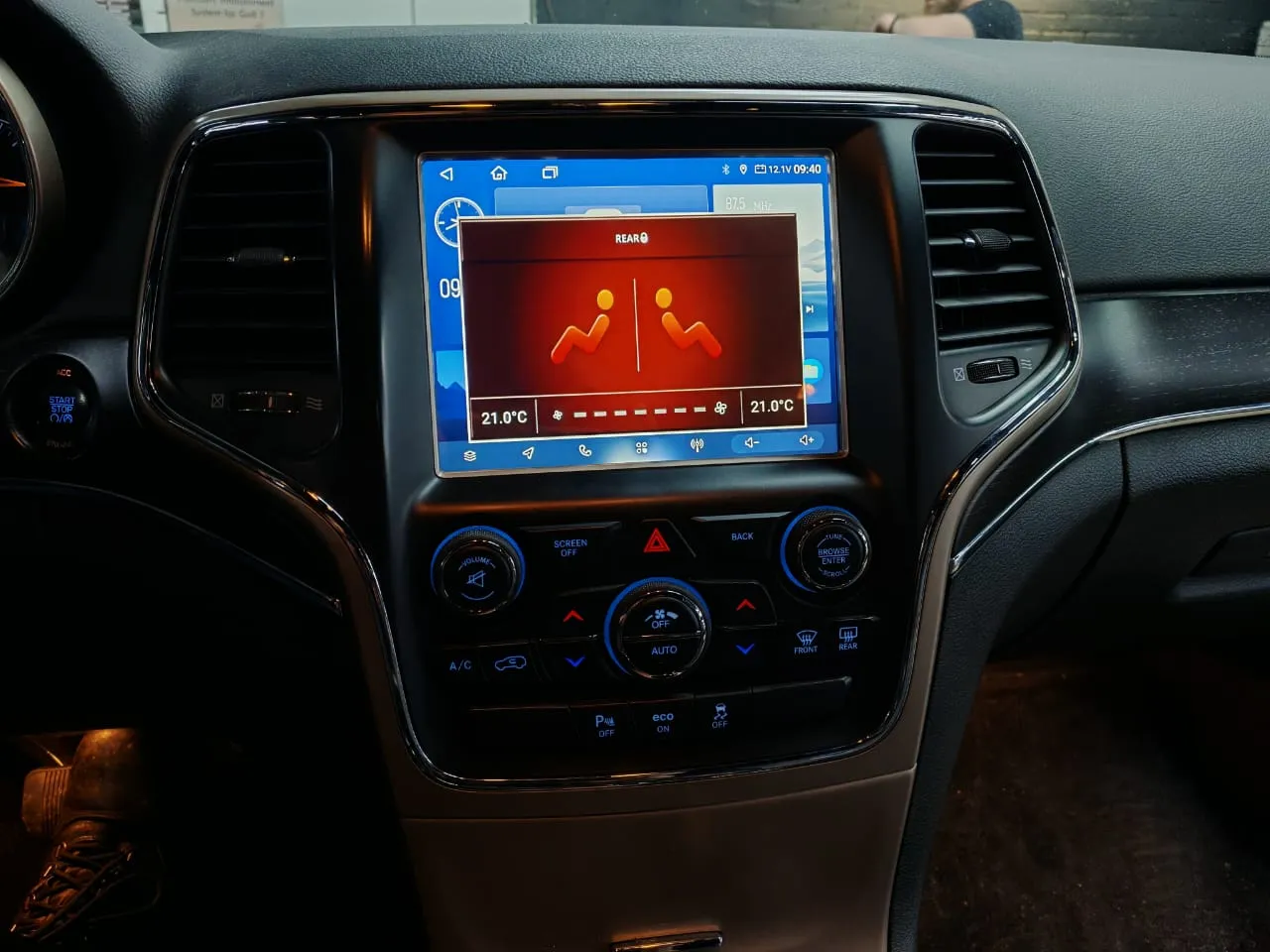 Магнитола для для Jeep Grand Cherokee 2013+ на Android 12 - Carmedia KP-J8401 Магнитола для для Jeep Grand Cherokee 2013+ на Android 12 - Carmedia KP-J8401