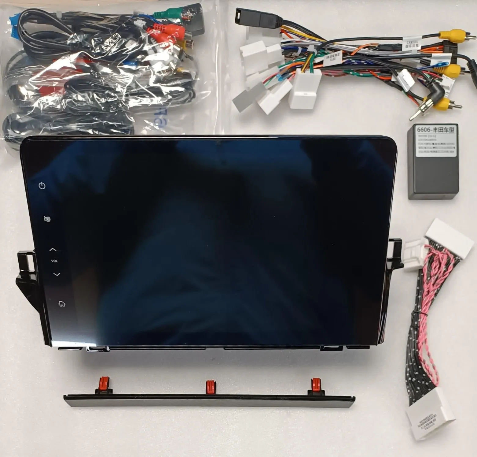 Штатная магнитола для Toyota Camry V70 2020+  на Android 12 - Carmedia MKD-T1201 Штатная магнитола для Toyota Camry V70 2020+  на Android 12 - Carmedia MKD-T1201