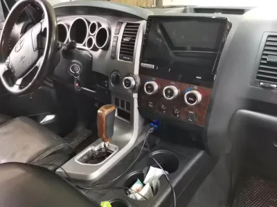 Штатная магнитола Toyota Tundra 2007-2013, Sequoia 2007-2021 (без поддержки штатной камеры) на Android 11, DSP, 4G, IPS / QLED 2K, Carplay - Cardrox CD-4070