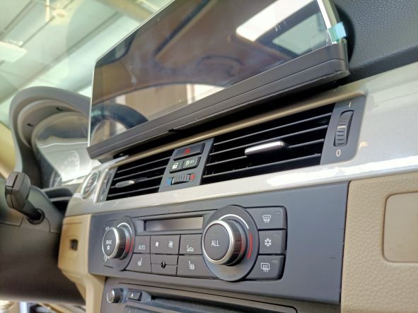 Магнитола бмв е90 андроид. Экран в БМВ е90. Radiola RDL-lc200h установка
