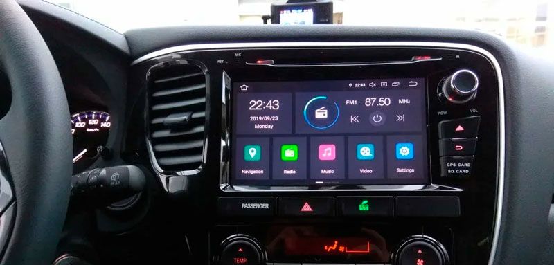 Установка магнитолы для Mitsubishi Outlander 3 с навигатором Установка магнитолы для Mitsubishi Outlander 3 с навигатором