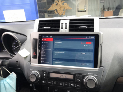 Автомагнитола штатная с 2K экраном RedPower 71265 Slim на Android 10 для Toyota Land Cruiser Prado 150 2014-2017