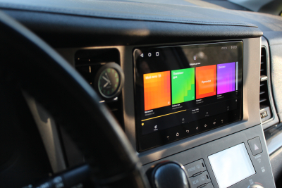 Автомагнитола штатная с 2K экраном RedPower 71070Slim на Android 10 для Toyota Fortuner (07.2015-07.2020), Corolla (03.2016-01.2019), Sienna