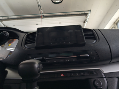 Автомагнитола штатная с 2K экраном RedPower 71075 Slim на Android 10 для Citroen Jumpy, Peugeot Traveller, Opel Zafira Life