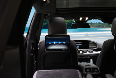 Комплект из 2-х мониторов 11,6" для задних пассажиров в Mercedes-Benz С/E/S/GLS/Vito/V260/G где предусмотрен держатель по заводу - Radiola RDL-1168 Benz