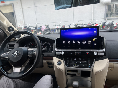 Штатная магнитола для Toyota Land Cruiser 200 10.2015+ top Android 10 - Carmedia KP-T1304
