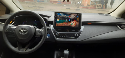 Автомагнитола штатная с 2K экраном RedPower 71072 Slim на Android 10 для Toyota Corolla (2019+)