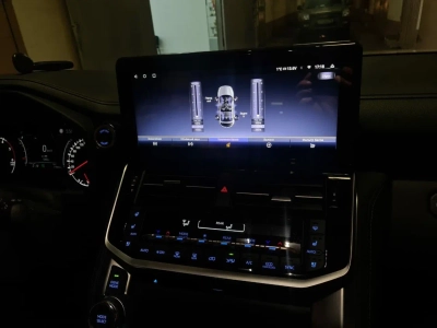 Магнитола для Toyota Land Cruiser 300 2021+ low на Android 10 - Carmedia KP-T1210L