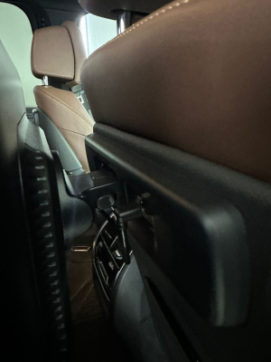 Комплект из 2-х мониторов для задних пассажиров для BMW G серии в штатные места - Radiola RDL-1188 BMW