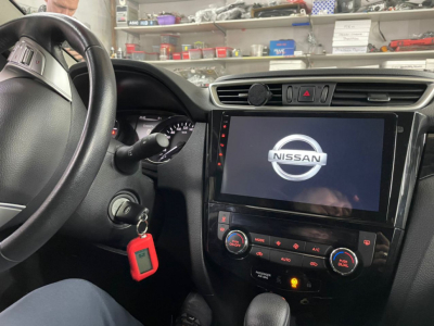 Штатная магнитола Roximo CarDroid RD-1202F-NV14 для Nissan Qashqai 2, X-Trail 3, 2014- (с навигацией) (Android 10) DSP