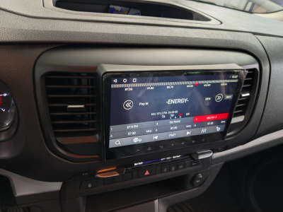 Автомагнитола штатная с 2K экраном RedPower 71075 Slim на Android 10 для Citroen Jumpy, Peugeot Traveller, Opel Zafira Life