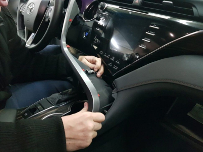 Навигационный блок для Toyota Camry V70 2018+ (без JBL), RAV4 2019+ (без навигации) на Android 10 - Radiola RDL-04