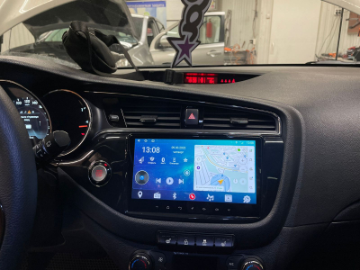 Автомагнитола штатная с 2K экраном RedPower 71238G Slim на Android 10 для KIA Ceed 2-поколение JD (2012-2018) 9 дюймов (глянец)