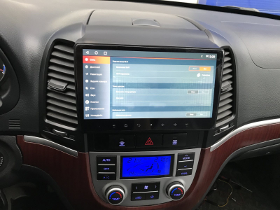 Автомагнитола штатная с 2K экраном RedPower 71008 Slim на Android 10 для Hyundai Santa Fe (2006-2012)