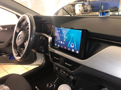 Автомагнитола штатная с 2K экраном RedPower 71234 Slim на Android 10 для Volkswagen Polo 6-поколение (02.2020-2022)