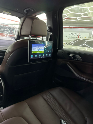 Комплект из 2-х мониторов для задних пассажиров для BMW G серии в штатные места - Radiola RDL-1188 BMW