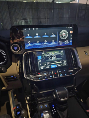 Штатная магнитола для Toyota Land Cruiser 300 2021+ low Android 10 - Carmedia KP-T1218