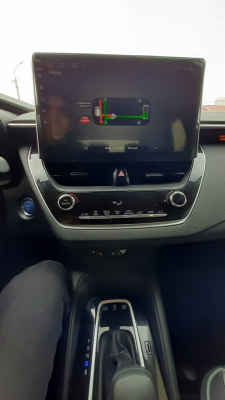 Автомагнитола штатная с 2K экраном RedPower 71072 Slim на Android 10 для Toyota Corolla (2019+)