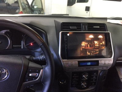 Штатное головное устройство Toyota LC Prado 150 (2018-) совместим с рестайлингом 2020+ 10 дюймов на Android 10 NaviPilot NPD10L-WTG-T1053-10