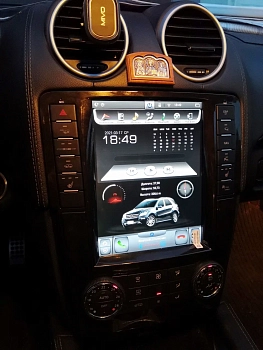 Штатное головное устройство Tesla для Mercedes-Benz ML класс W164 2005-2011, GL класс X164 2006-2012 на Android 11 Carmedia NH-1005 Штатное головное устройство Tesla для Mercedes-Benz ML класс W164 2005-2011, GL класс X164 2006-2012 на Android 11 Carmedia NH-1005