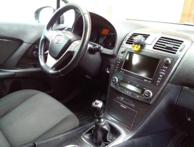 Штатное головное устройство Android 7.1 Carmedia DAFT-2723-s для TOYOTA AVENSIS 2009-2013 Светлый