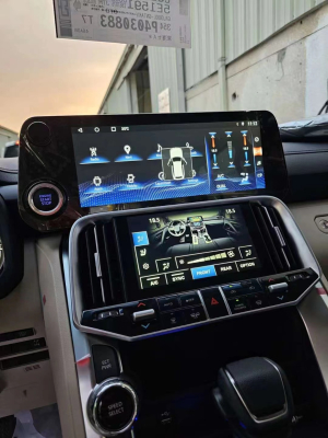 Штатная магнитола для Toyota Land Cruiser 300 2021+ low Android 10 - Carmedia KP-T1218