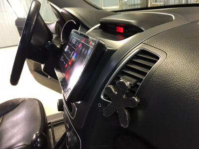 Автомагнитола штатная с 2K экраном RedPower 71042 Slim на Android 10 для Kia Sorento R2 (2012+)