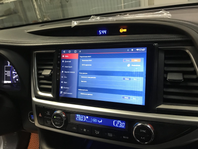 Автомагнитола штатная с 2K экраном RedPower 71184 Slim на Android 10 для Toyota Highlander 2014+