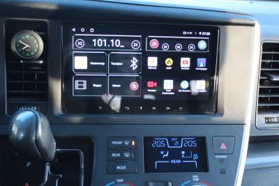 Автомагнитола штатная с 2K экраном RedPower 71070Slim на Android 10 для Toyota Fortuner (07.2015-07.2020), Corolla (03.2016-01.2019), Sienna