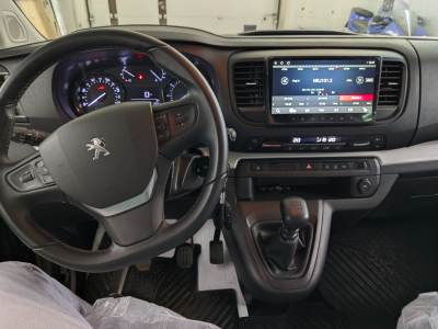 Автомагнитола штатная с 2K экраном RedPower 71075 Slim на Android 10 для Citroen Jumpy, Peugeot Traveller, Opel Zafira Life