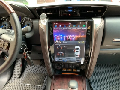 Магнитола Tesla для Toyota Hilux, Fortuner 2011-07.2015 на Android - Carmedia ZF-1238-Q6