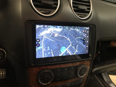 Автомагнитола штатная с 2K экраном RedPower 71168M Slim на Android 10 для Mercedes-Benz ML-GL 2006-2012 (чёрный матовый)