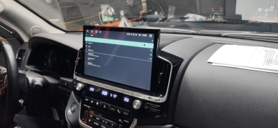 Штатная магнитола для Toyota Land Cruiser 200 2007-2015 top Android 10 - Carmedia ZH-T1303