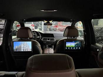 Комплект из 2-х мониторов для задних пассажиров для BMW G серии в штатные места - Radiola RDL-1188 BMW Комплект из 2-х мониторов для задних пассажиров для BMW G серии в штатные места - Radiola RDL-1188 BMW